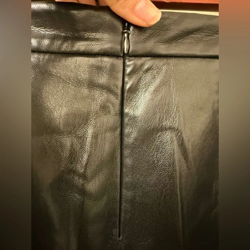 Wilfred High-waisted Vegan Leather mini skirt Size: 2 - Picture 14 of 16